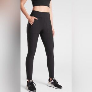 Athleta Headlands Hybrid Cargo Tight- Size 10